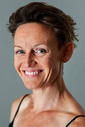 Chân dung Deanna Cooney