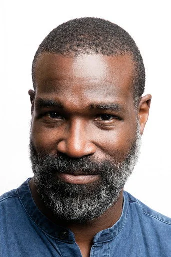 Chân dung Tunde Adebimpe