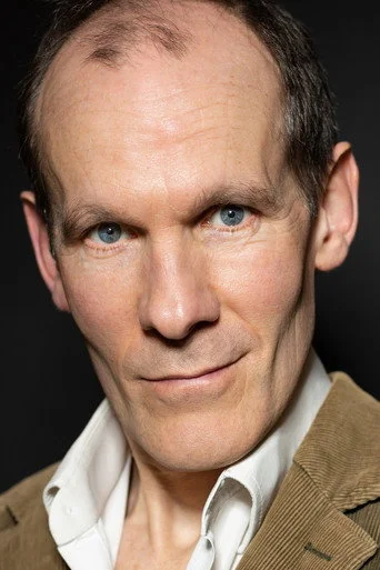 Chân dung Simon Paisley Day
