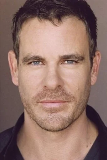 Chân dung Aaron Jeffery