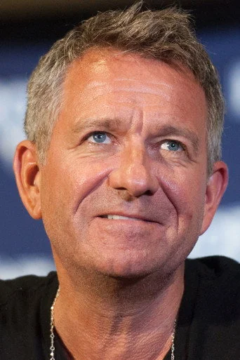 Chân dung Sean Pertwee