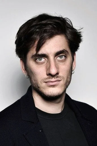 Chân dung Luca Marinelli