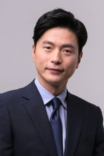 Chân dung Lee Dong-kyu