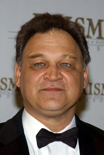 Chân dung Ed O'Ross