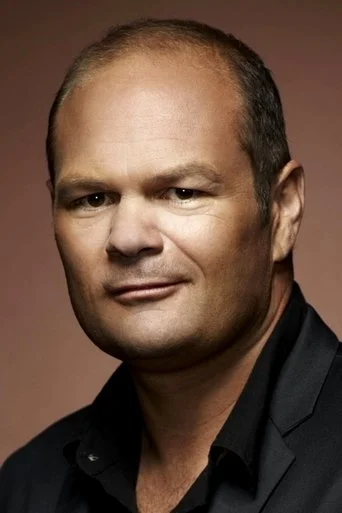 Chân dung Chris Bauer