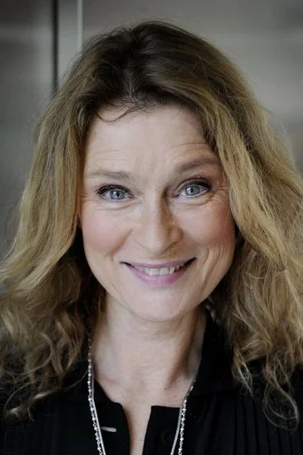 Chân dung Lena Endre