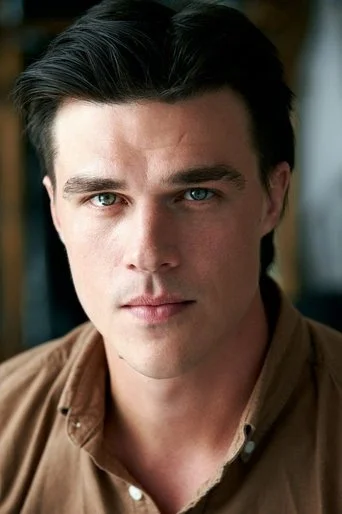 Chân dung Finn Wittrock