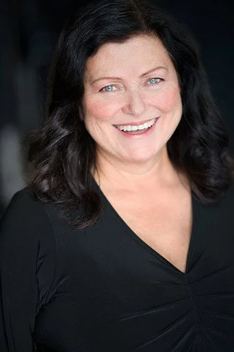 Chân dung Sarah Hayward