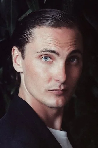 Chân dung Eamon Farren