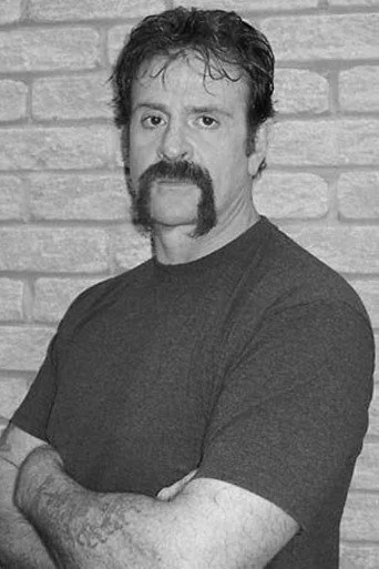 Chân dung Layton Morrison