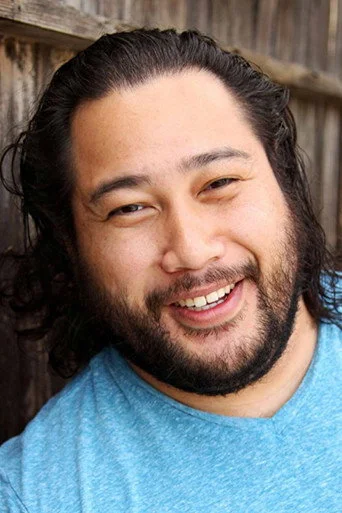 Chân dung Cooper Andrews