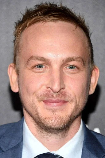 Chân dung Robin Lord Taylor