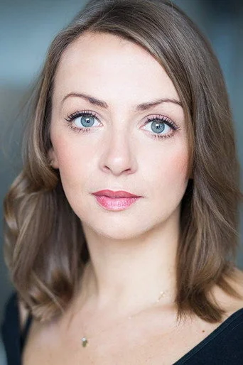 Chân dung Lisa McGrillis