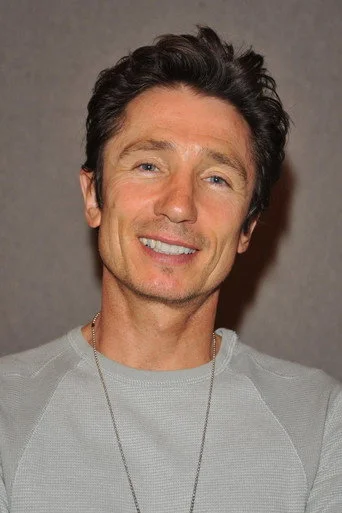 Chân dung Dominic Keating