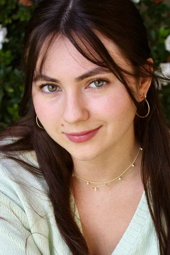 Chân dung Rhiannon Leigh Wryn