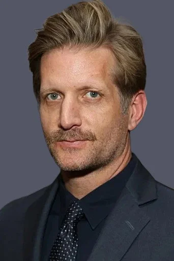 Chân dung Paul Sparks