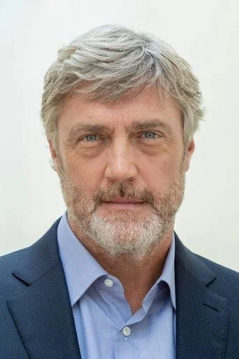 Chân dung Vincent Regan