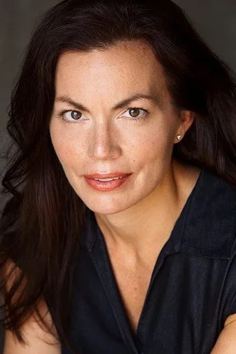 Chân dung Alicia Regan
