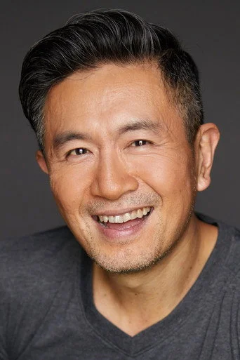 Chân dung Adrian Pang