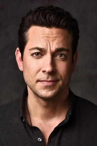 Chân dung Zachary Levi