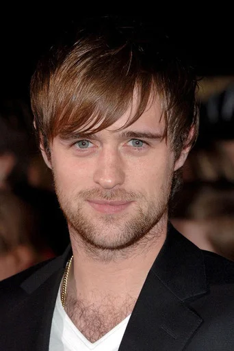 Chân dung Jonas Armstrong
