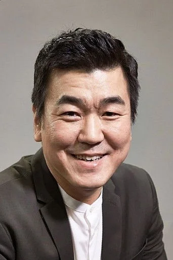 Chân dung Yoon Je-moon