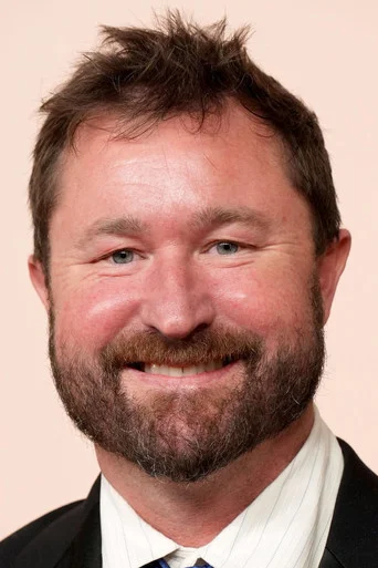 Chân dung Erik Aadahl