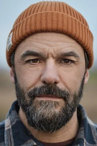 Chân dung Casper Crump