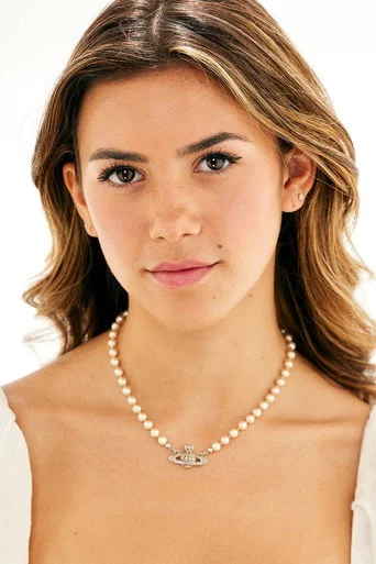Chân dung Scarlett Estevez