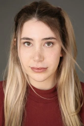 Chân dung Emma Raimi