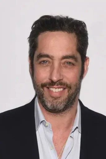 Chân dung Nick Loeb