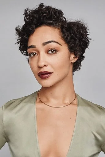 Chân dung Ruth Negga