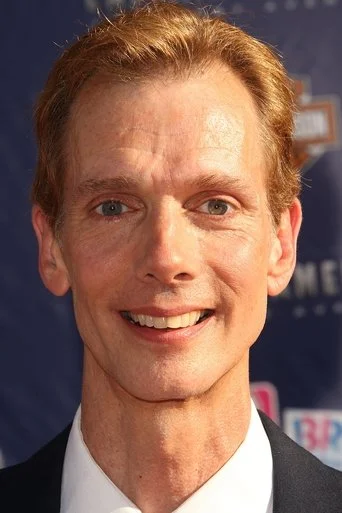 Chân dung Doug Jones