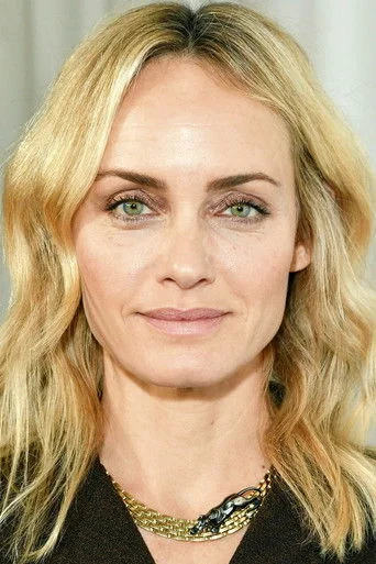 Chân dung Amber Valletta