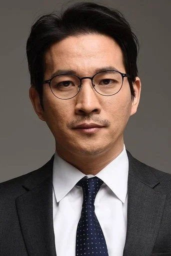 Chân dung Kim Sung-gon