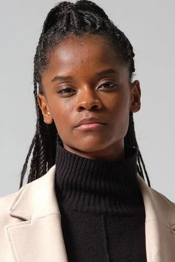Chân dung Letitia Wright