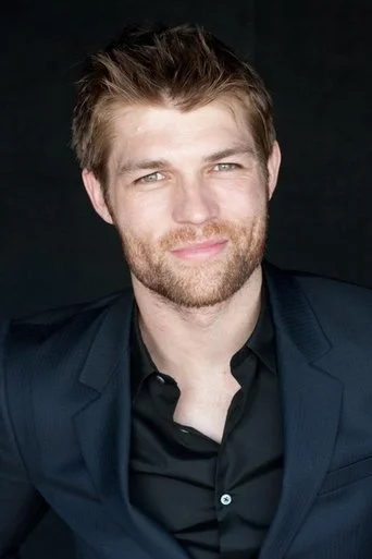 Chân dung Liam McIntyre