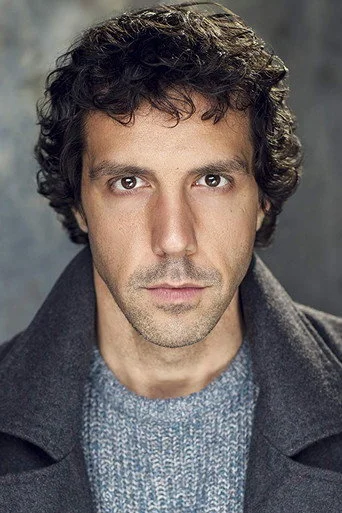 Chân dung Alex Gaumond