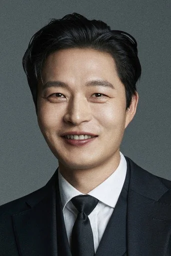 Chân dung Lee Sung-woo