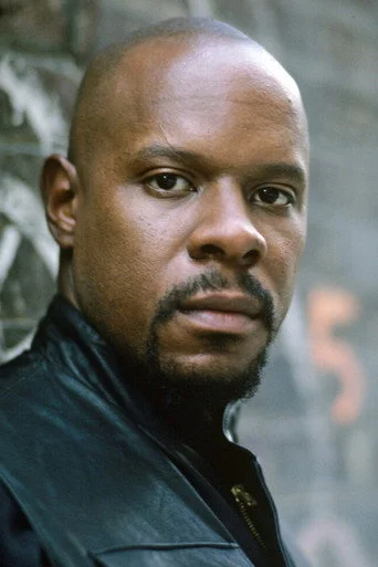 Chân dung Avery Brooks