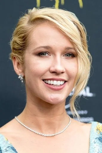 Chân dung Anna Camp