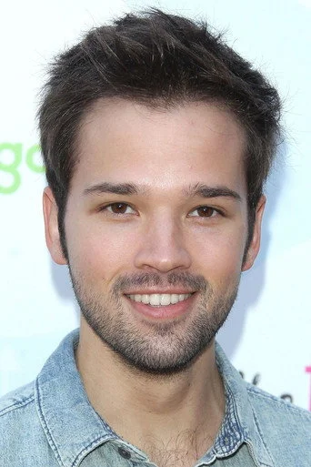 Chân dung Nathan Kress