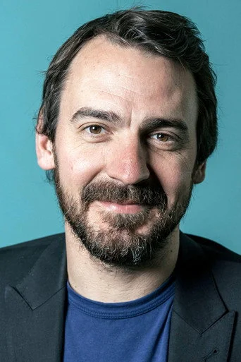 Chân dung Ewen Leslie