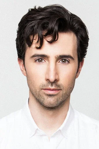 Chân dung Josh Zuckerman