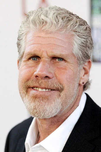 Chân dung Ron Perlman