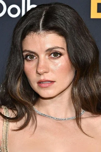 Chân dung Emily Bader