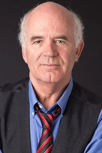 Chân dung Hugh Maguire