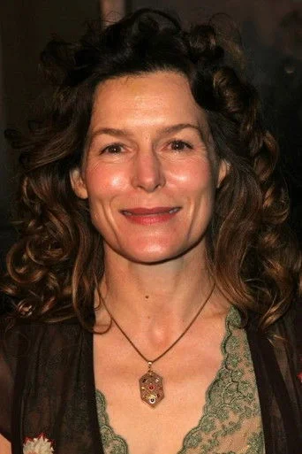 Chân dung Alice Krige