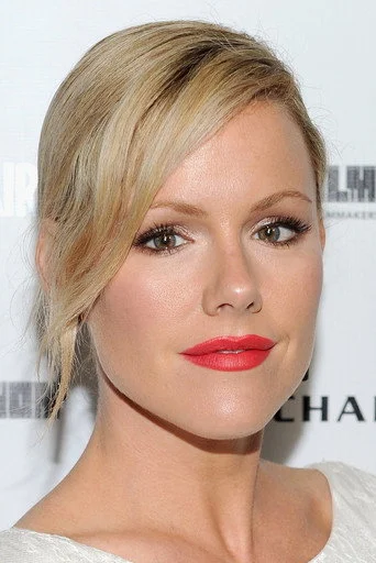 Chân dung Kathleen Robertson