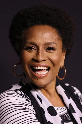 Chân dung Jenifer Lewis
